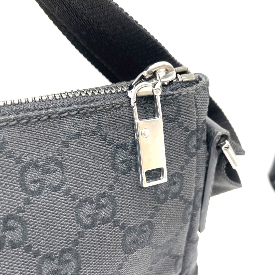 Gucci(グッチ)の【✨極美品✨】GUCCI グッチ　レザーショルダーバッグ　GGキャンバス　レザー レディースのバッグ(ショルダーバッグ)の商品写真