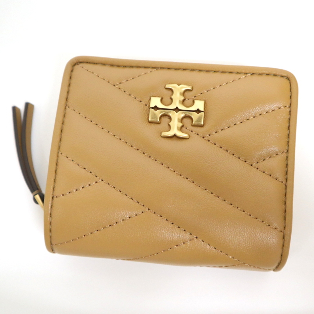 Tory Burch(トリーバーチ)の【TORY BURCH】トリーバーチ ラウンド･コンパクト財布 2つ折り財布 レザー ベージュ×ゴールド金具 90344 243 kt07124ar レディースのファッション小物(財布)の商品写真