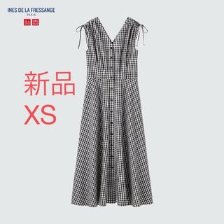 ユニクロ(UNIQLO)のコットンフレアVネックワンピース（ギンガムチェック・ノースリーブ）(ロングワンピース/マキシワンピース)