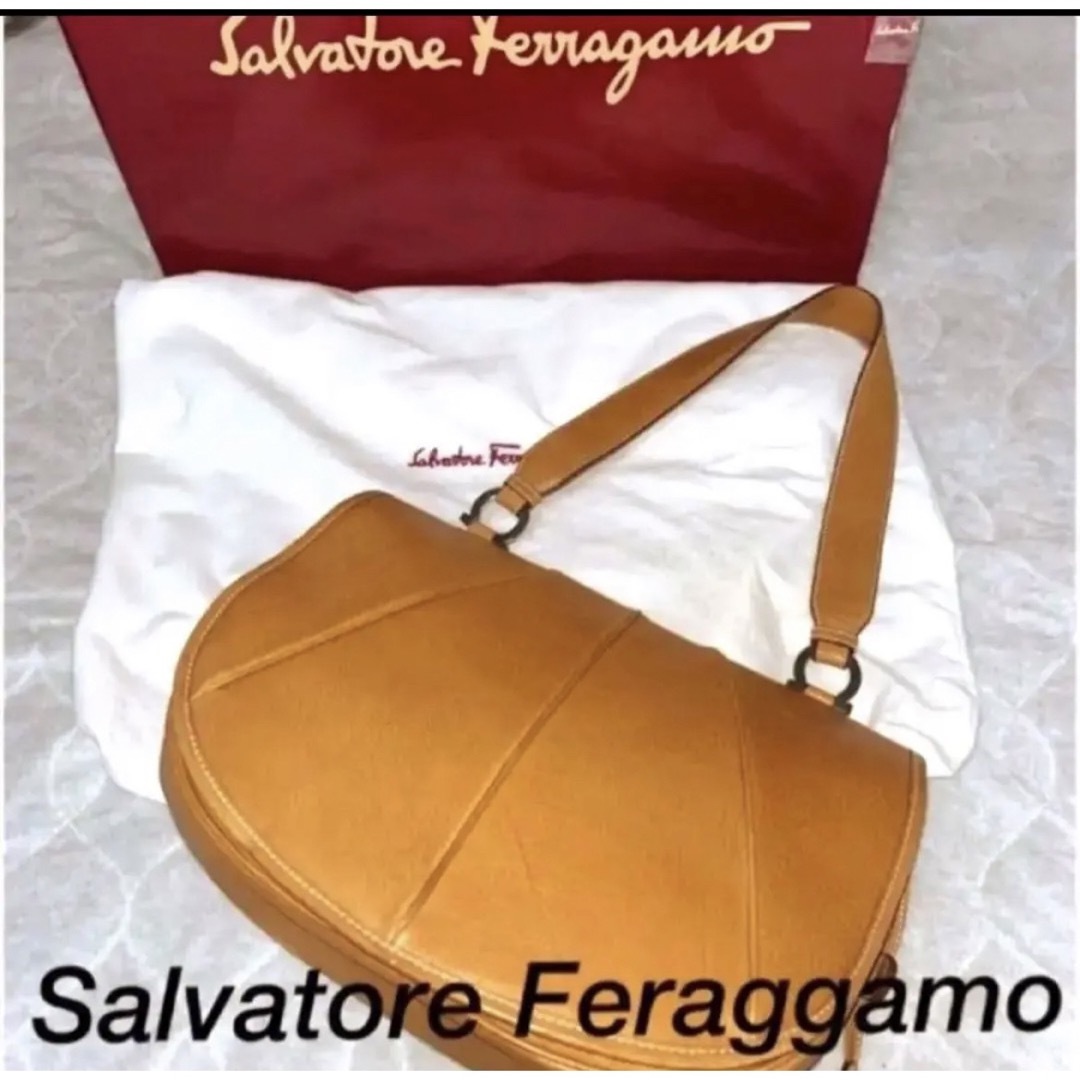 Salvatore Ferragamo フェラガモ ショルダーバッグ