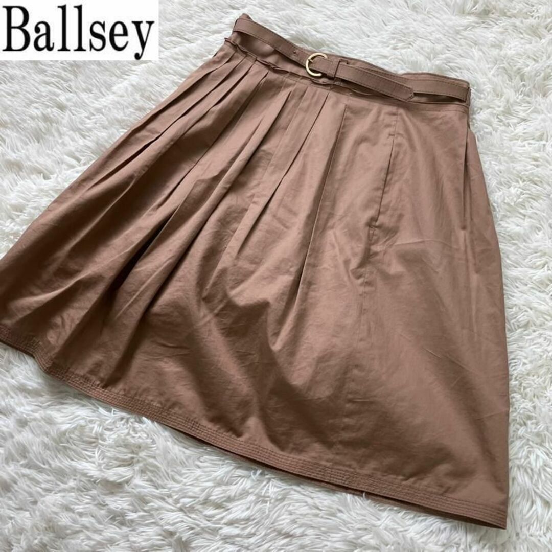 Ballsey(ボールジィ)の【美品】ballsey ひざ丈スカート フレア タック ベルト レディースのスカート(ひざ丈スカート)の商品写真