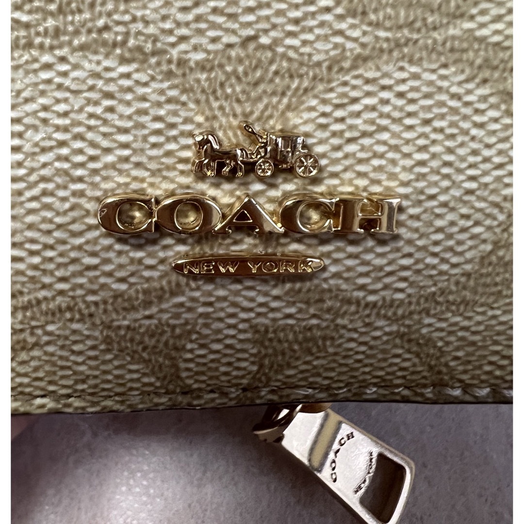 COACH(コーチ)の最終価格❤︎COACH 鍵,カード,パスケース 未使用品 レディースのファッション小物(パスケース/IDカードホルダー)の商品写真