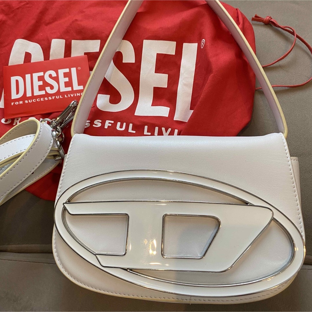 正規品　DIESEL  1DR  white  美品　レザークロスボディバッ