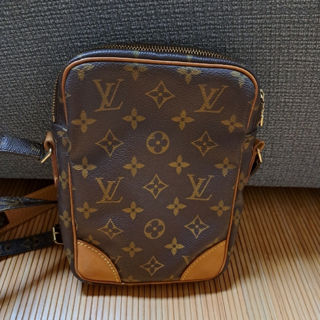 Louis Vuitton　ルイヴィトン　ダヌーブ　ショルダーバッグ