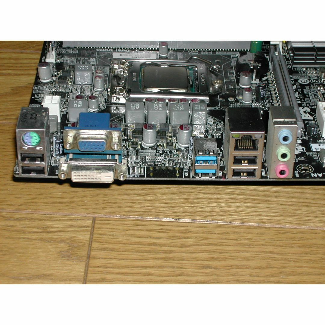 難ありマザボ　ECS　B75H2-M2  LGA1155　CPU メモリ付き 2