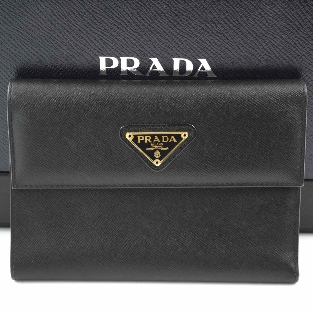 財布【美品】PRADA プラダ　三つ折り　三角プレート　　サフィアーノ　ゴールド