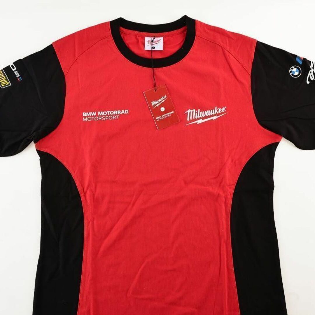 BMW(ビーエムダブリュー)のmilwaukee BMW  Motorsport Tシャツ 赤黒【L】 自動車/バイクの自動車(車内アクセサリ)の商品写真