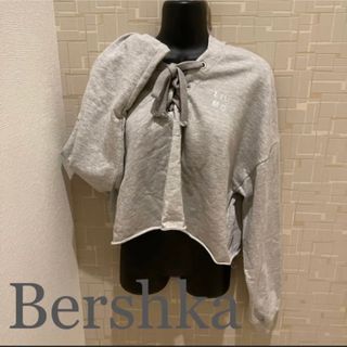 ベルシュカ(Bershka)のBershka／ショート丈パーカー(パーカー)