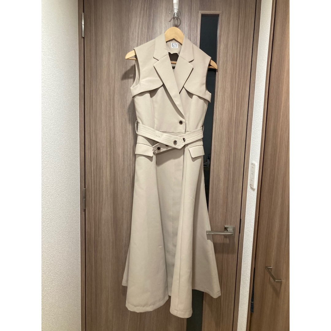 LAUBE BLANC Sleeveless Coat Dress Beige