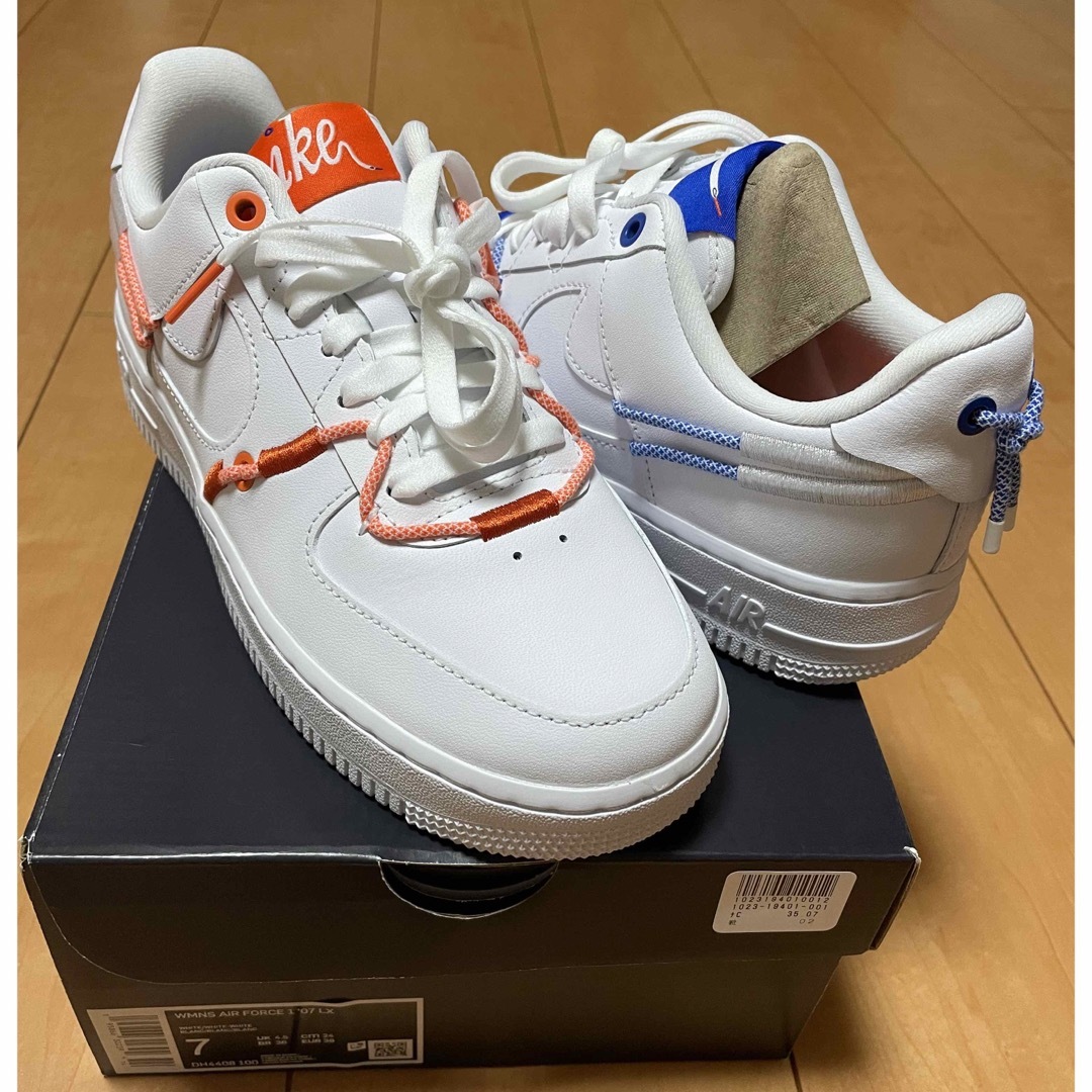 人気新品NIKEウィメンズエアフォース1LOW '07LX DH4408-100