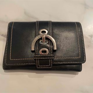 コーチ(COACH)のCOACH コーチ　財布　 二つ折り レザー 財布 バックル 金具(折り財布)