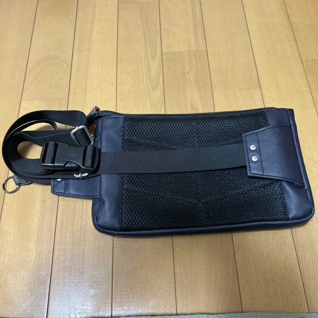 POLICE(ポリス)のPOLICE かばん メンズのバッグ(ショルダーバッグ)の商品写真