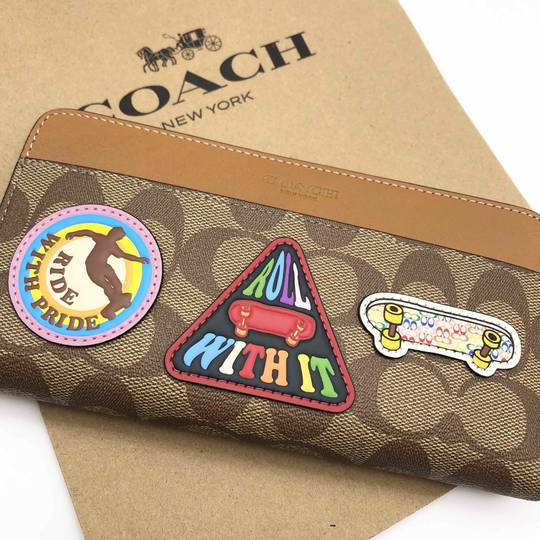 【COACH☆新品】シグネチャー !パッチ!レインボー!男女兼用!カーキ!