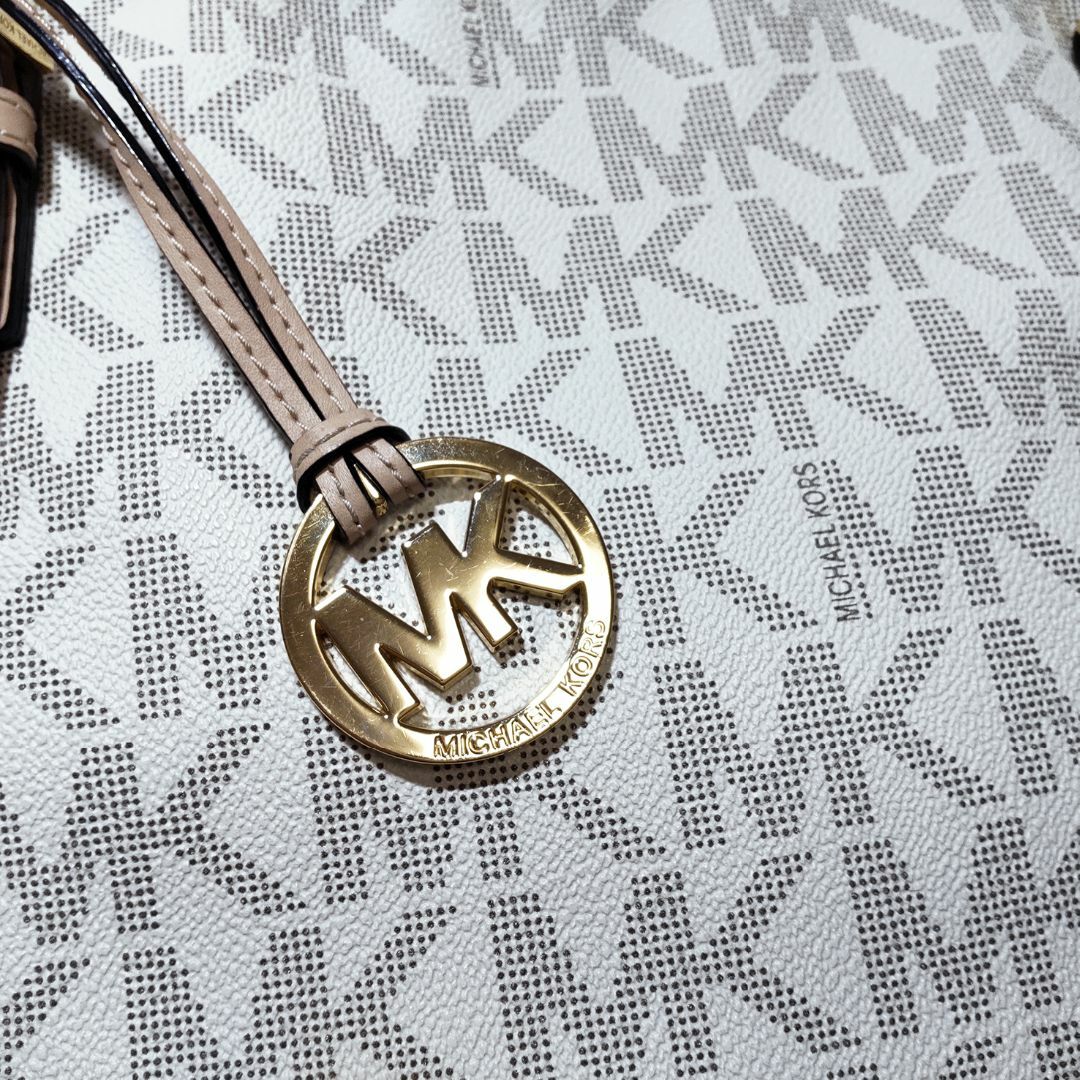 Michael Kors(マイケルコース)の【美品】MICHAEL KORS マイケルコース MKロゴ 総柄 トートバッグ レディースのバッグ(トートバッグ)の商品写真