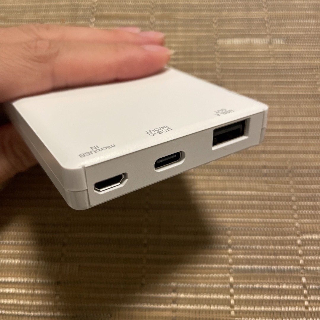 モバイルバッテリー　5000mAh スマホ/家電/カメラのスマートフォン/携帯電話(バッテリー/充電器)の商品写真