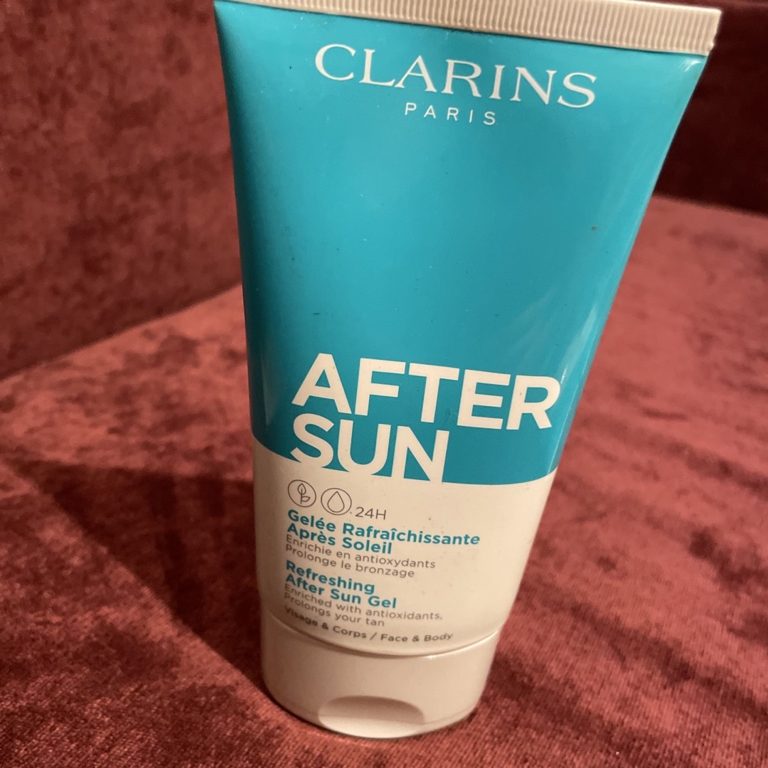 クラランス　リフレッシングアフターサンジェル　新品　CLARINS