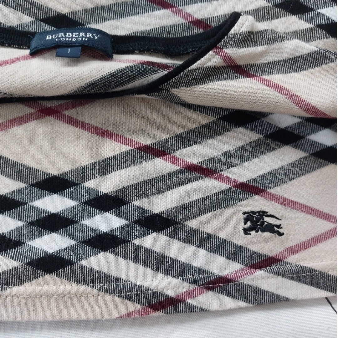 BURBERRY(バーバリー)の最終　S　160 バーバリー　上下　スカート　Tシャツ　セットアップ キッズ/ベビー/マタニティのキッズ服女の子用(90cm~)(スカート)の商品写真