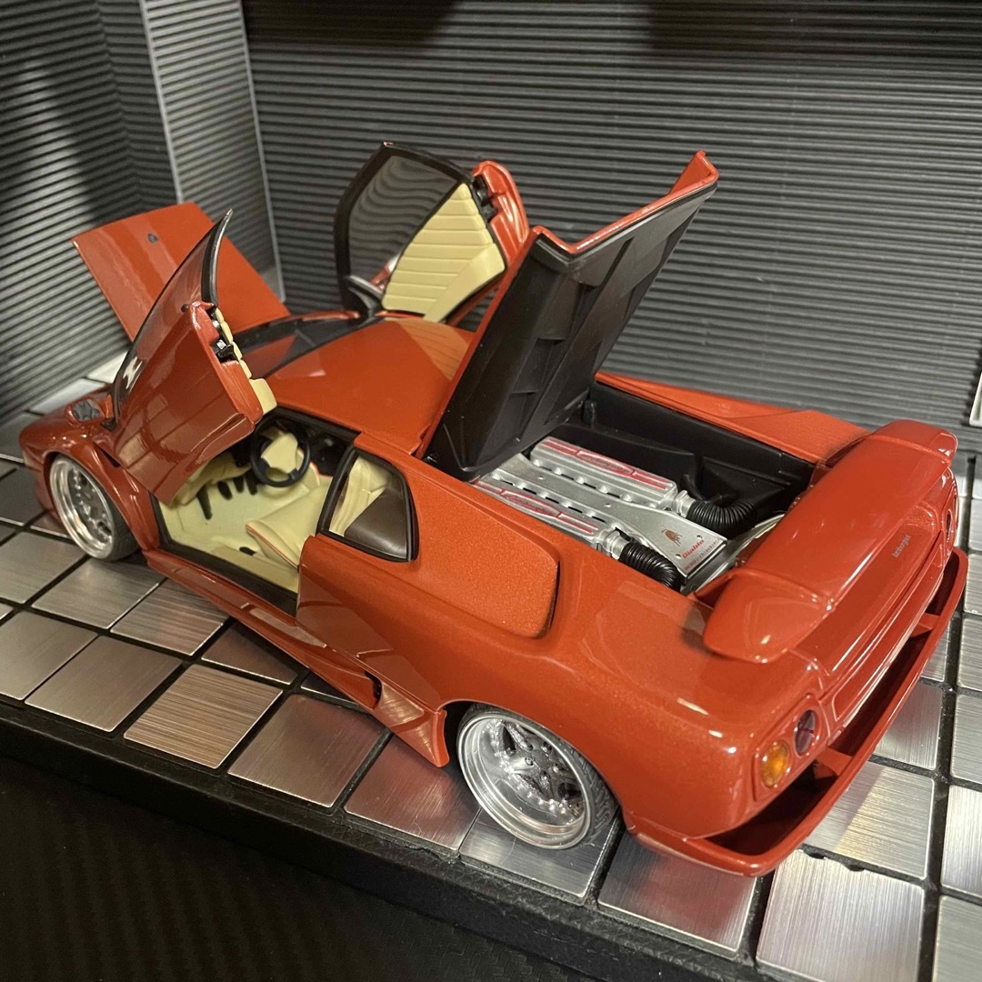 AUTOart - 絶版 オートアート 1/18ランボルギーニ ディアブロ