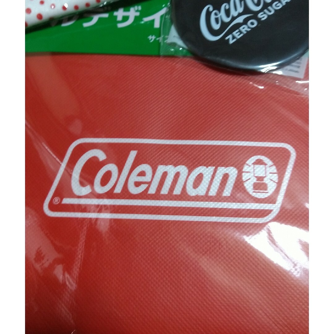 Coleman(コールマン)のColeman保冷バッグ コカ・コーラポーチ、コンパクトミラー 4点 セット エンタメ/ホビーのコレクション(ノベルティグッズ)の商品写真