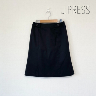 ジェイプレス(J.PRESS)のJ.PRESS ウエストボタンAラインスカート　オフィス　スーツ　きれいめ　(ひざ丈スカート)