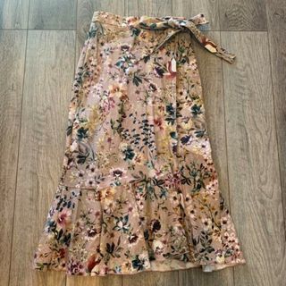 ザラ(ZARA)のZARA 花柄　巻きスカート　xs〜s(ロングスカート)