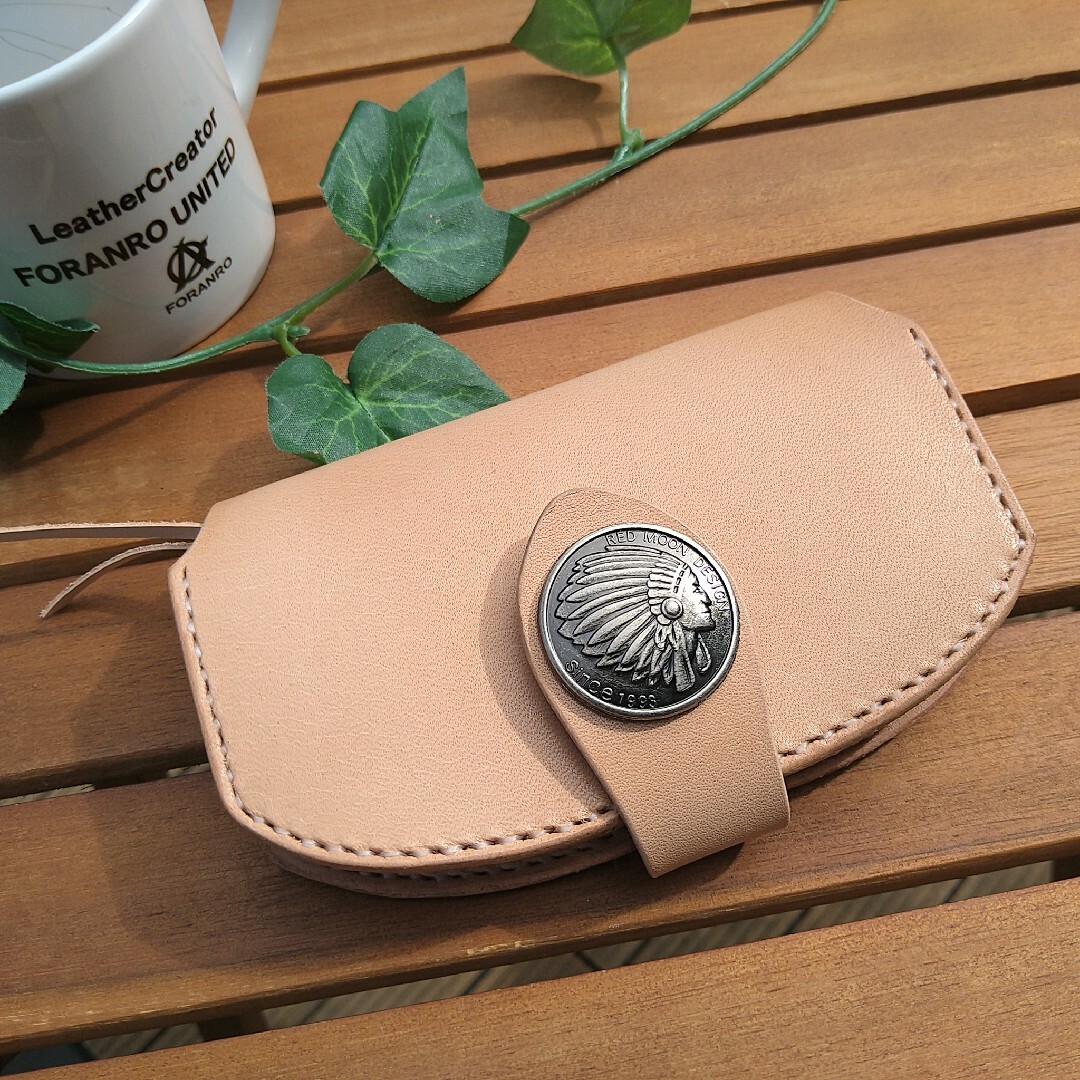 栃木レザー(トチギレザー)の2つ折り財布　栃木レザー本革　Middle Wallet　手のひらサイズ メンズのファッション小物(折り財布)の商品写真