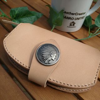 トチギレザー(栃木レザー)の2つ折り財布　栃木レザー本革　Middle Wallet　手のひらサイズ(折り財布)