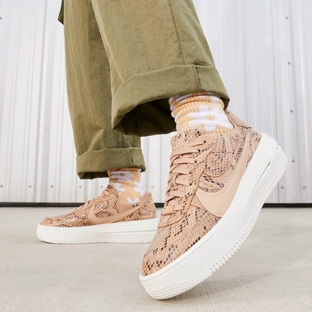 NIKE - 新品☆ナイキ☆エアフォース1 プラットフォーム スネーク 7の