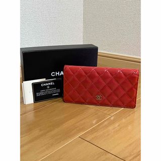 シャネル(CHANEL)のシャネル マトラッセ エナメル 小銭入れ付き 長財布 赤系 Gカード付き(財布)