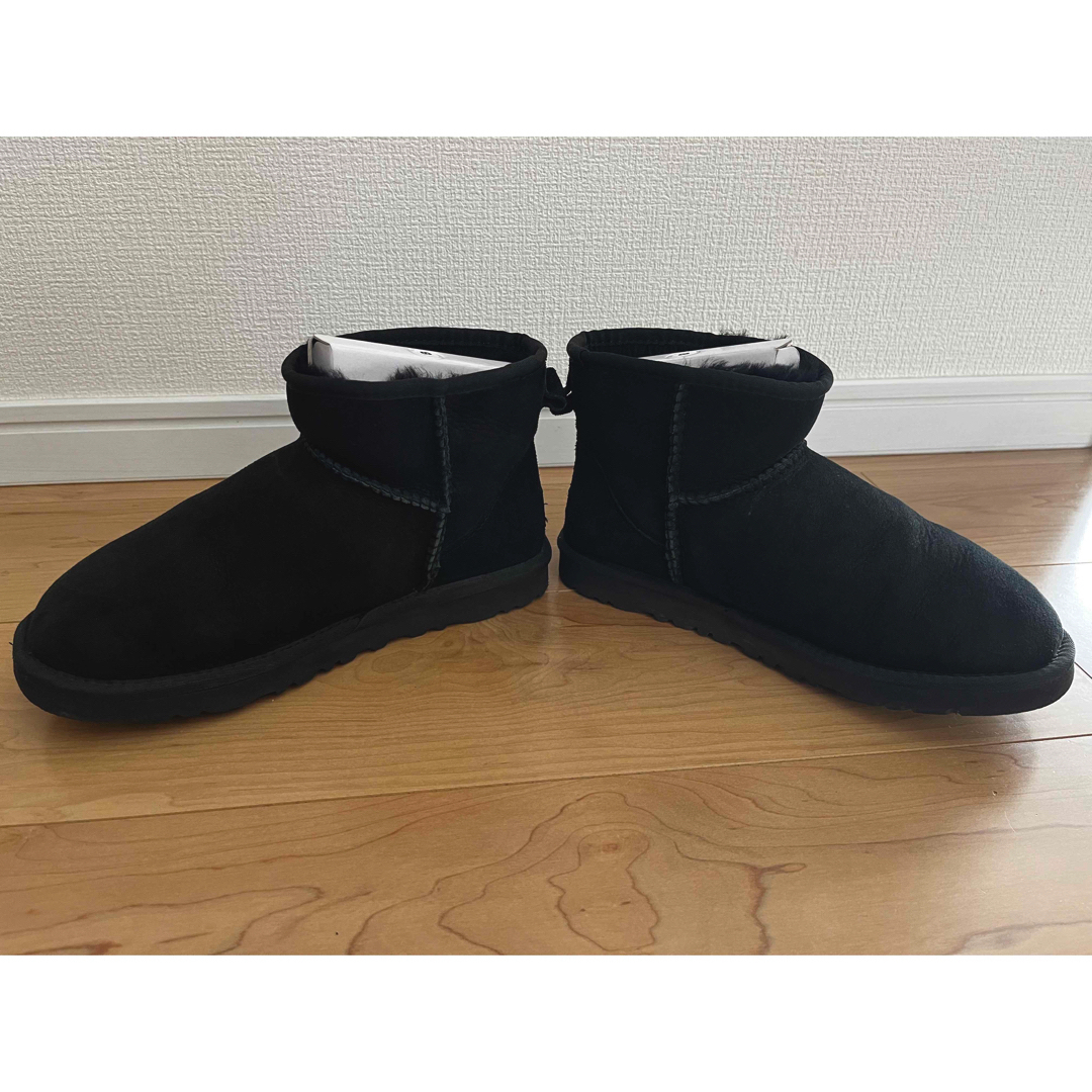 UGG(アグ)のUGG ショートブーツ　W CLASSIC MINI 5854 W/BLK レディースの靴/シューズ(ブーツ)の商品写真