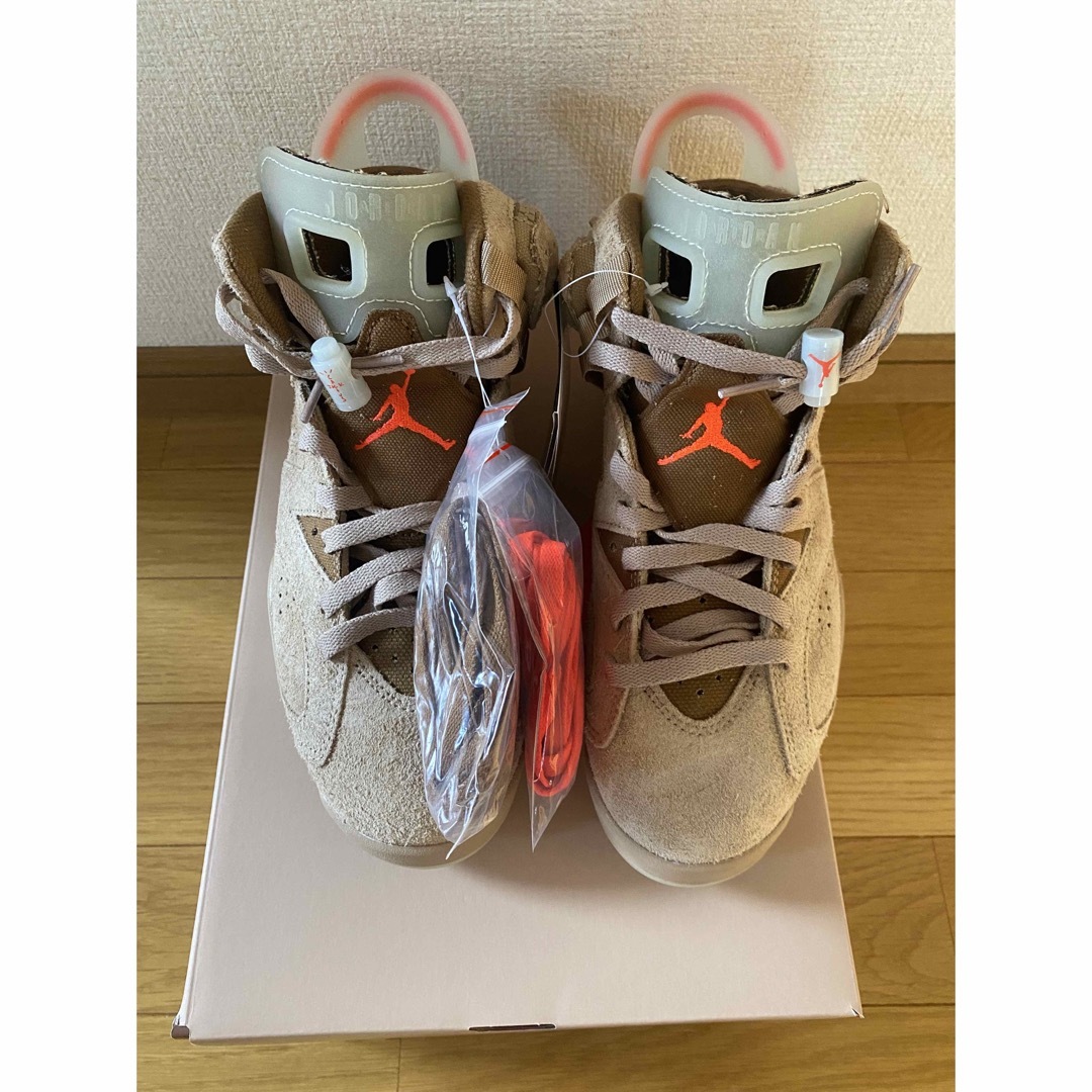 NIKE(ナイキ)のTravis Scott Nike Air Jordan 6 Khaki US6 メンズの靴/シューズ(スニーカー)の商品写真