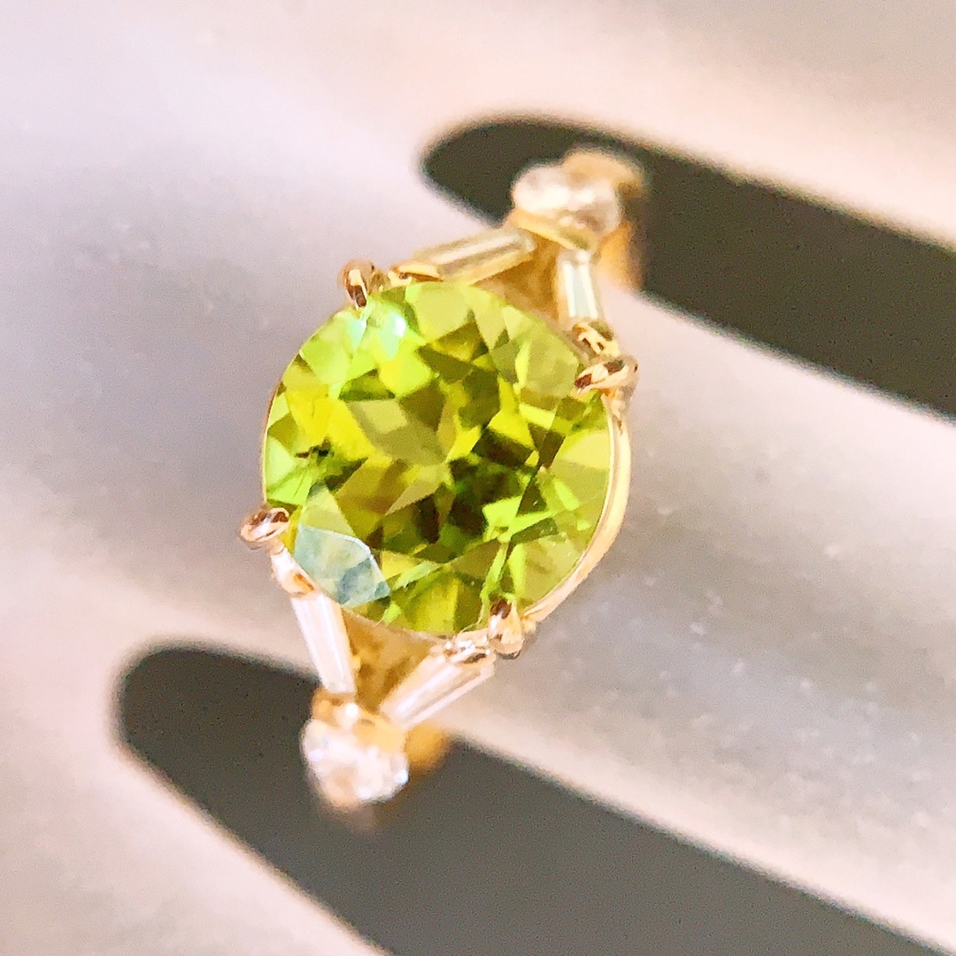 D0.25&1.94CT✨k18ダイヤペリドットリング　k18ダイヤリング レディースのアクセサリー(リング(指輪))の商品写真