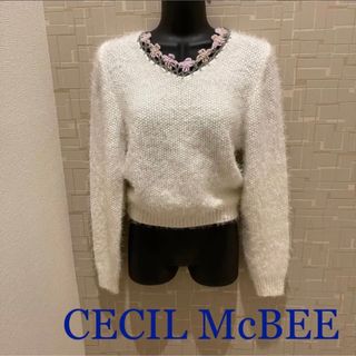 セシルマクビー　CECILE McBEE ニット　薄手　パール　花　ホワイト　M