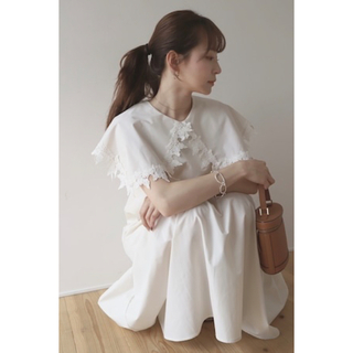 SNIDEL - round lace collar onepiece / moff timeの通販｜ラクマ