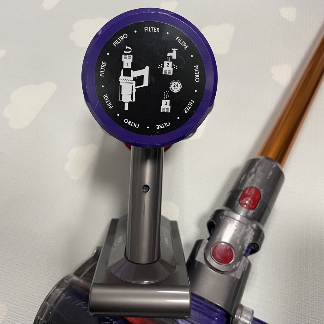 Dyson(ダイソン)のdyson SV12 コードレスクリーナー　ダイソン　掃除機 スマホ/家電/カメラの生活家電(掃除機)の商品写真