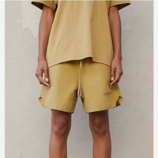 国内未発売 Essentials エッセンシャルズ xxs ハーフパンツ