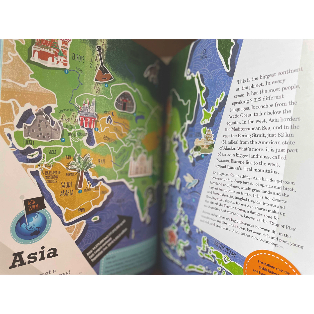 英語版世界地図帳　Lonely Planet Kids WORLD ATLAS  エンタメ/ホビーの本(洋書)の商品写真