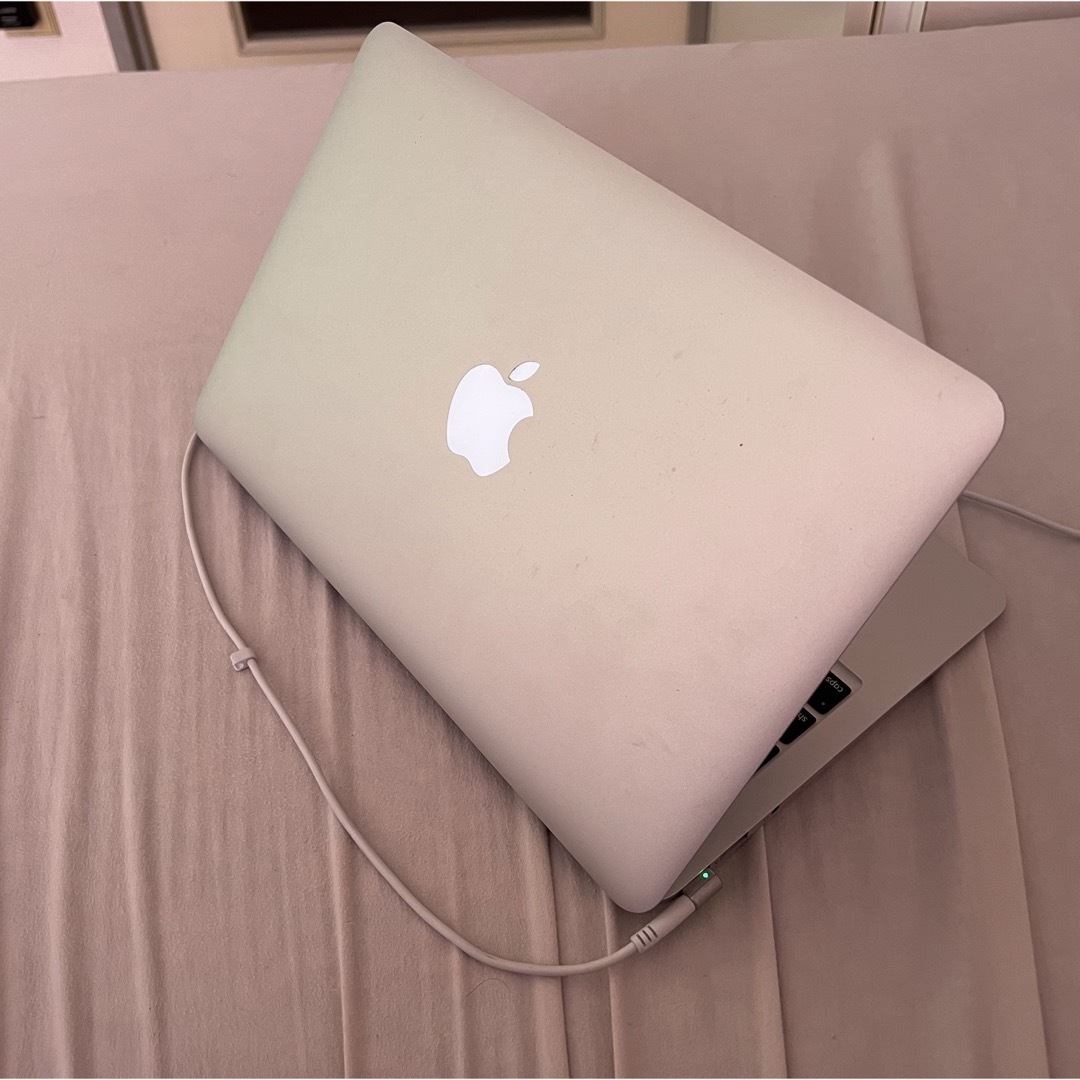 Mac (Apple)(マック)のAPPLE MacBook Air (2010 late) スマホ/家電/カメラのPC/タブレット(ノートPC)の商品写真