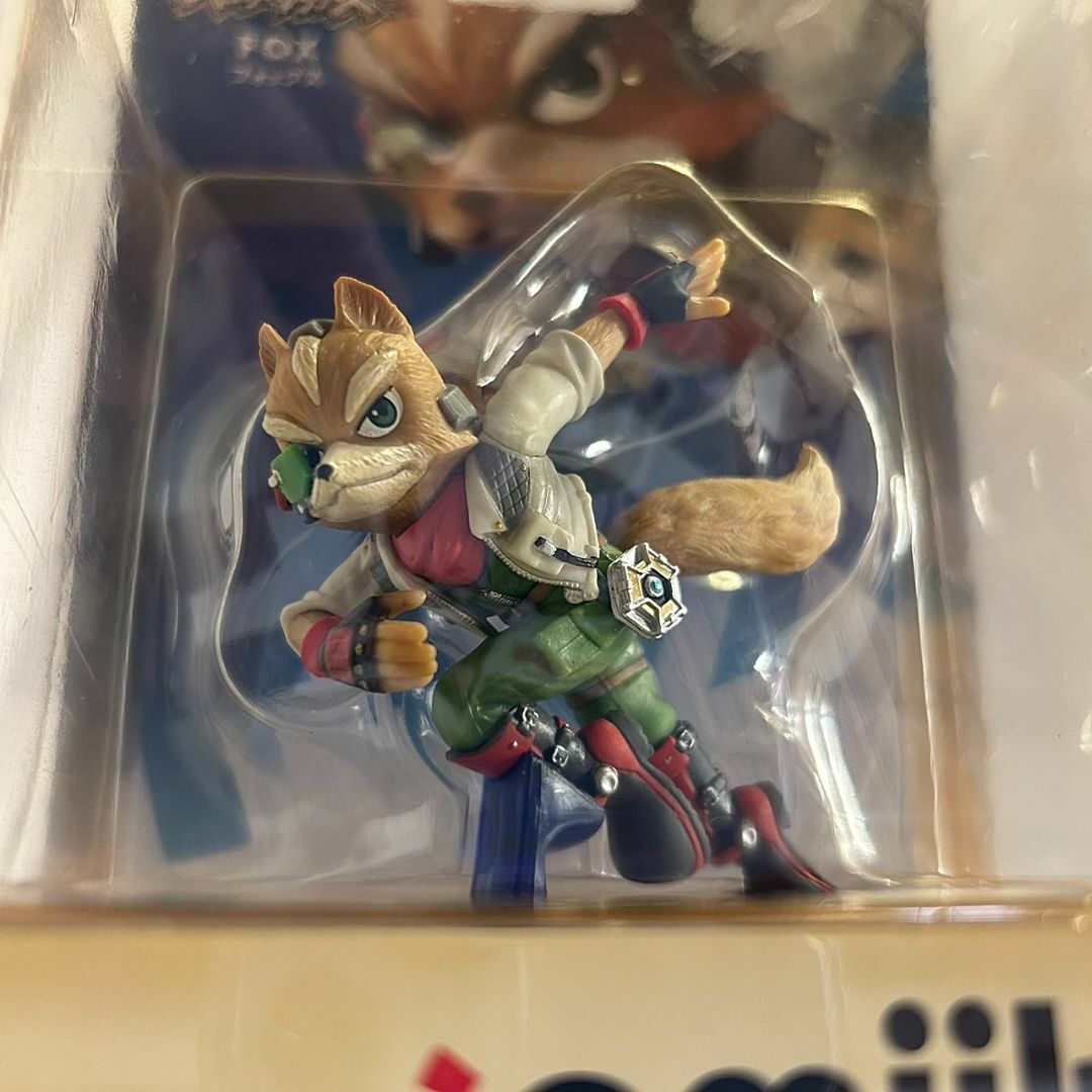 ※パッケージ変色 amiibo FOX フォックス 大乱闘スマッシュブラザーズ エンタメ/ホビーのゲームソフト/ゲーム機本体(その他)の商品写真