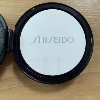 シセイドウ(SHISEIDO (資生堂))のシンクロスキン　グロークッションコンパクト　オークル20(ファンデーション)