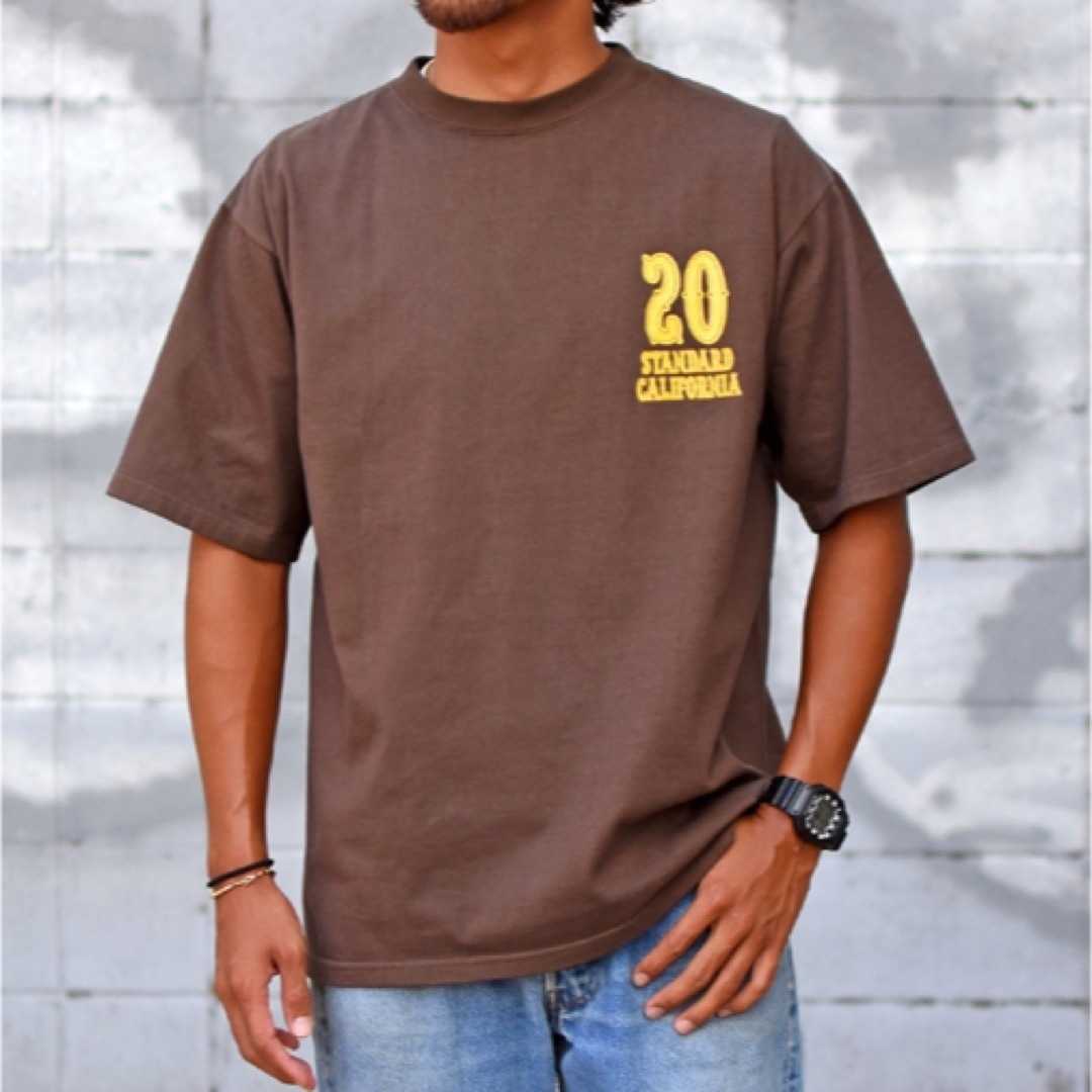 STANDARD CALIFORNIA(スタンダードカリフォルニア)の Standard California 20th Anniversary 茶色 メンズのトップス(Tシャツ/カットソー(半袖/袖なし))の商品写真