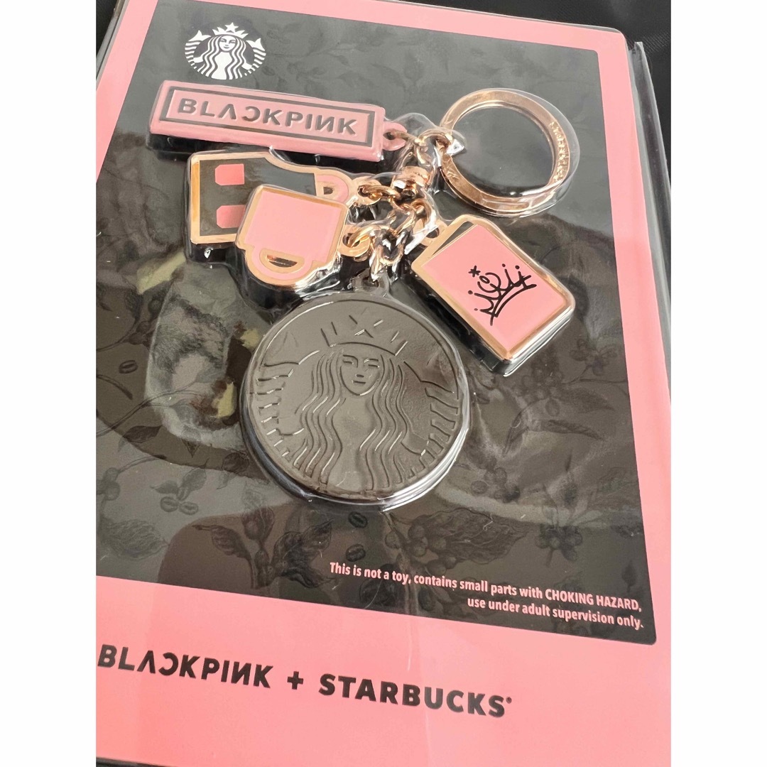 Starbucks(スターバックス)のBLACKPINKスタバ限定トートバッグ&キーホルダー エンタメ/ホビーのタレントグッズ(アイドルグッズ)の商品写真