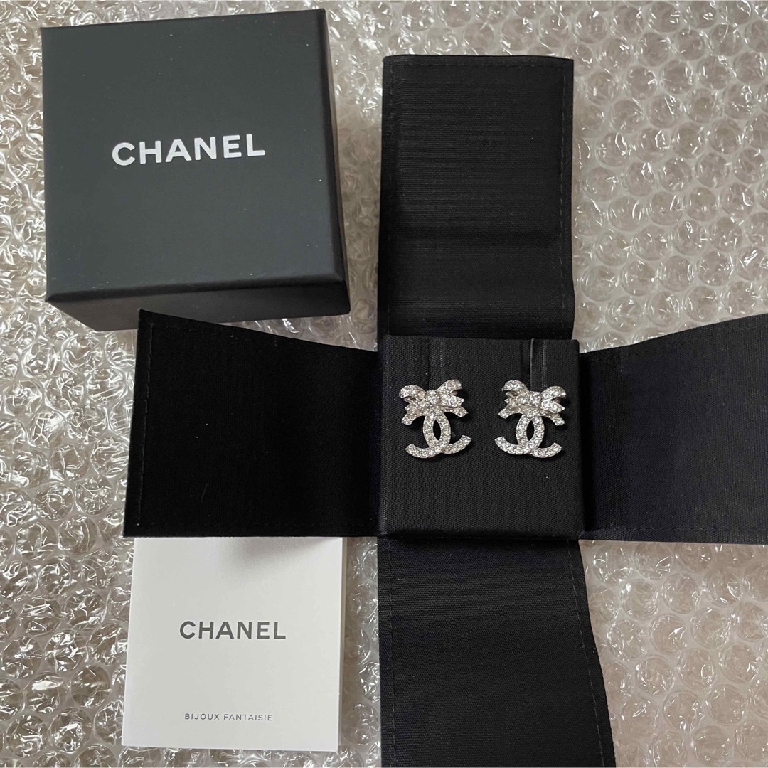 CHANEL シャネル リボン ピアス ココマーク ラインストーン 新品 | フリマアプリ ラクマ