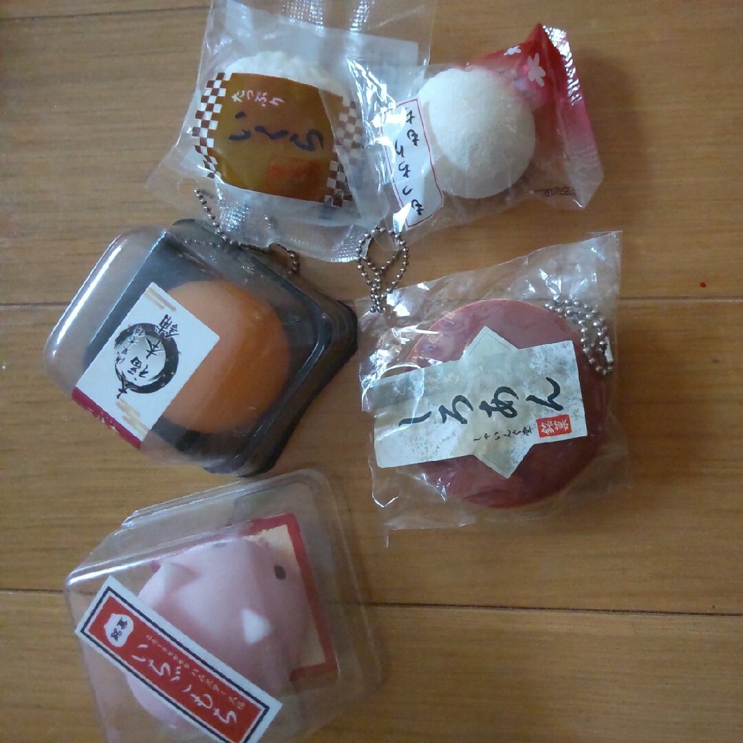 和菓子 スクイーズ５個セットです。 エンタメ/ホビーのコレクション(その他)の商品写真
