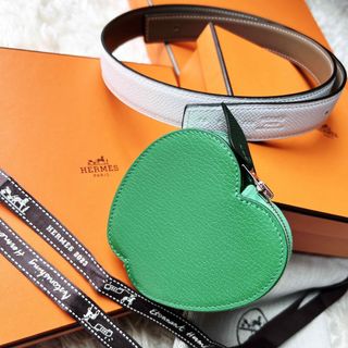 Hermes - 新品　最新作　HERMES エルメス　ポーチ付　アップル　ベルト　エトープ　白