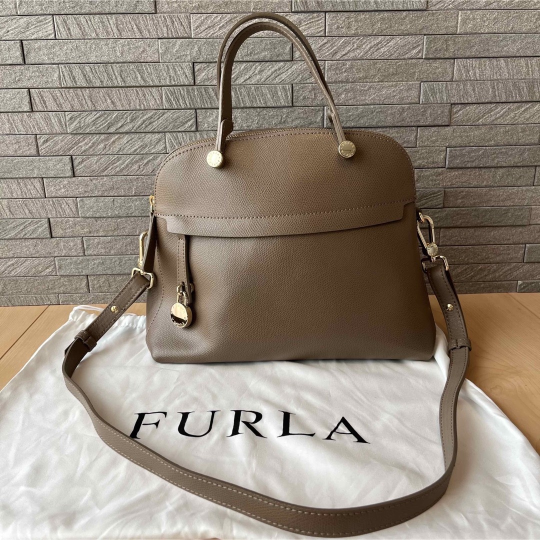 【美品　正規店購入】FURLAフルラ　パイパー　ベージュ　2WAY