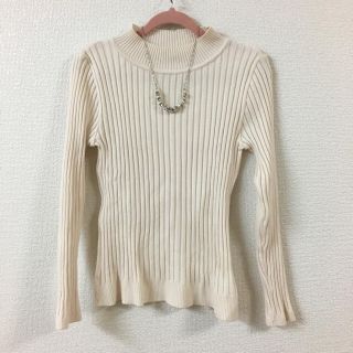 プロポーションボディドレッシング(PROPORTION BODY DRESSING)のリブ ハイネックニット オフホワイト 白 ビジュー ネックレス(ニット/セーター)