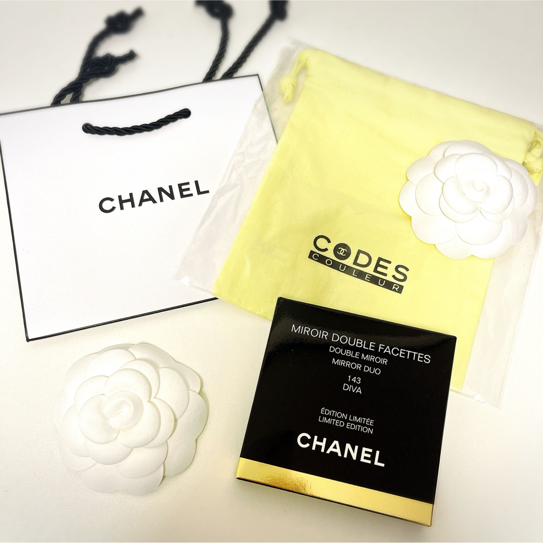 CHANEL - CHANEL シャネル 限定 ミラー 143 DIVA ピンク 鏡 巾着付きの