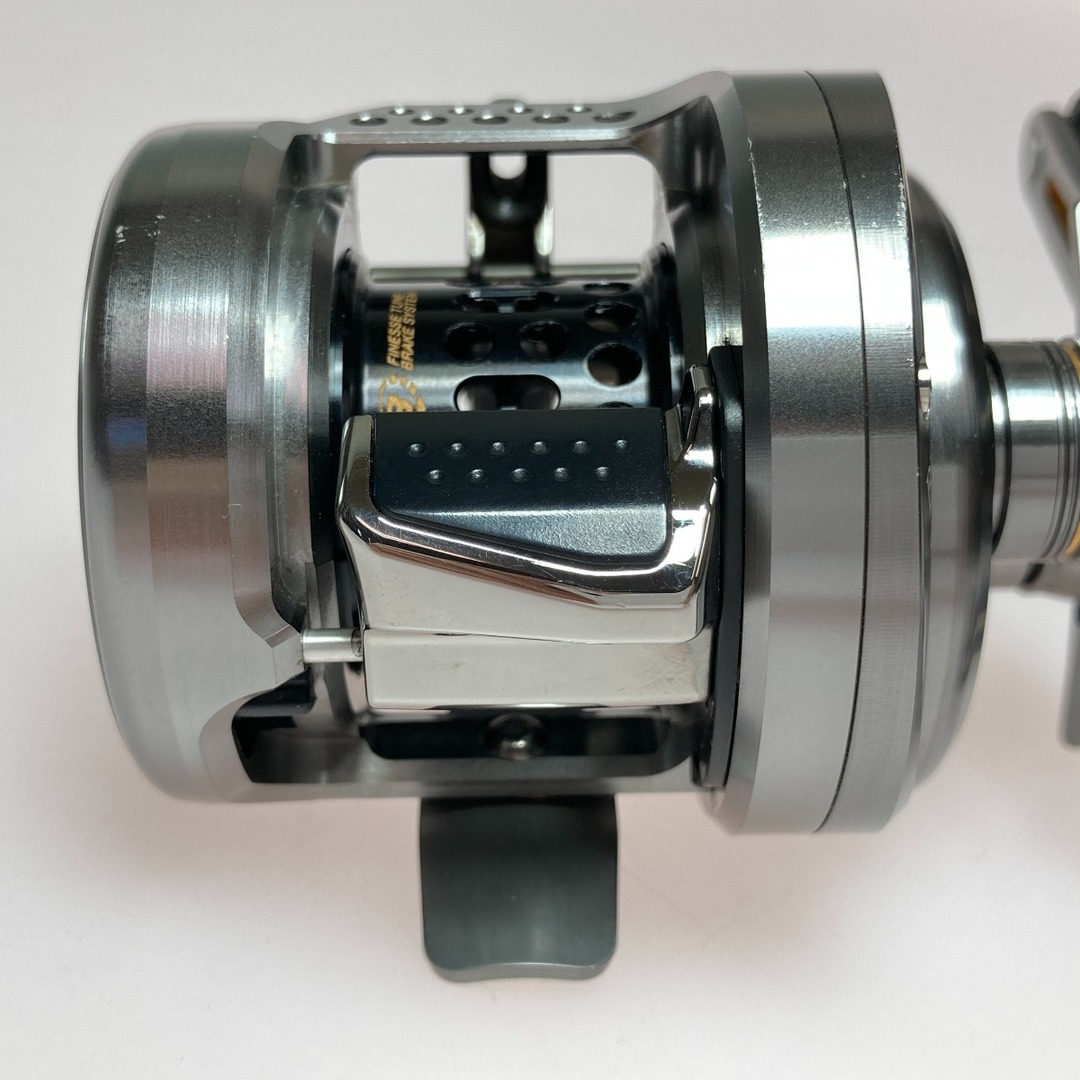 ◎◎SHIMANO シマノ 17 カルカッタコンクエスト BFS HG 右 03675 ベイトリール