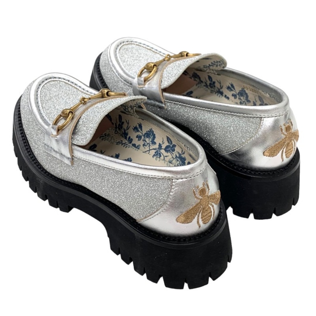 Gucci(グッチ)のグッチ GUCCI ローファー 革靴 靴 シューズ レザー シルバー ゴールド ラメ ホースビット bee レディースの靴/シューズ(ローファー/革靴)の商品写真